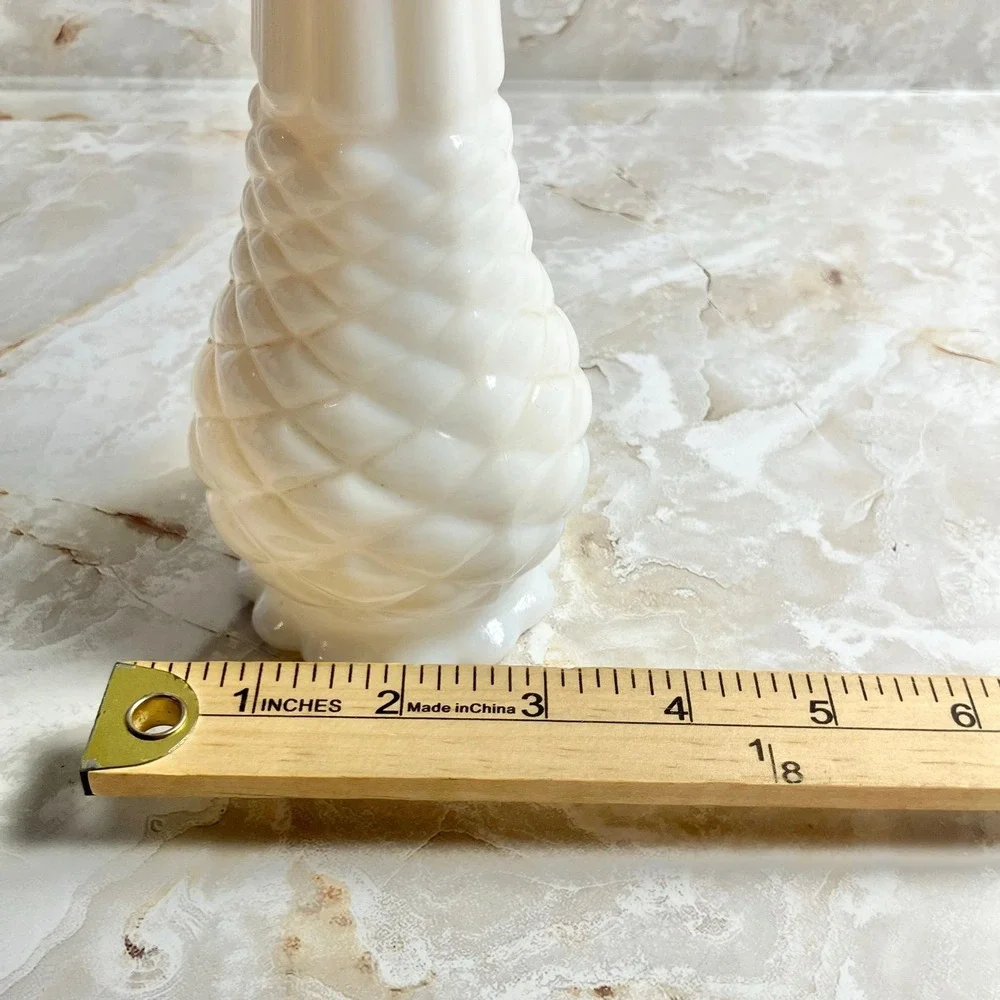 N/A vtg white
